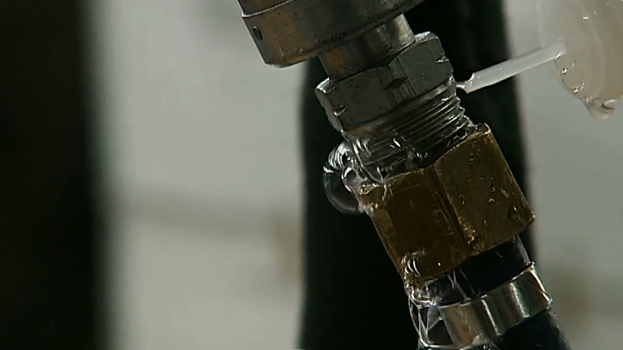 kiểm tra máy nén khí bị xì hơi